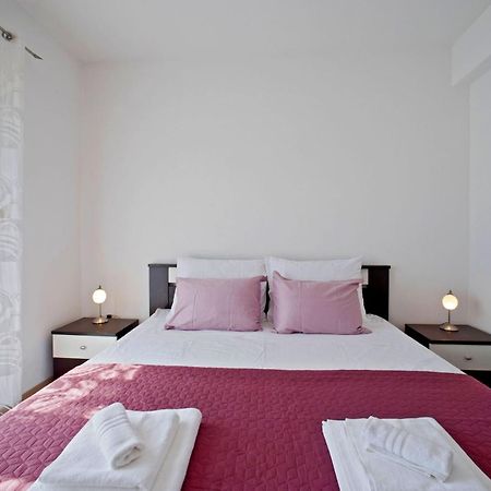 Apartments With A Parking Space Gornje Selo, Solta - 15545 Grohote Стая снимка