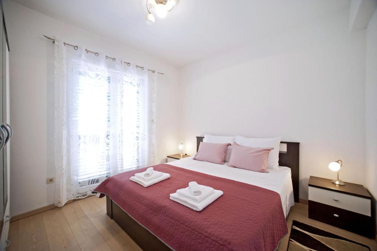 Apartments With A Parking Space Gornje Selo, Solta - 15545 Grohote Екстериор снимка