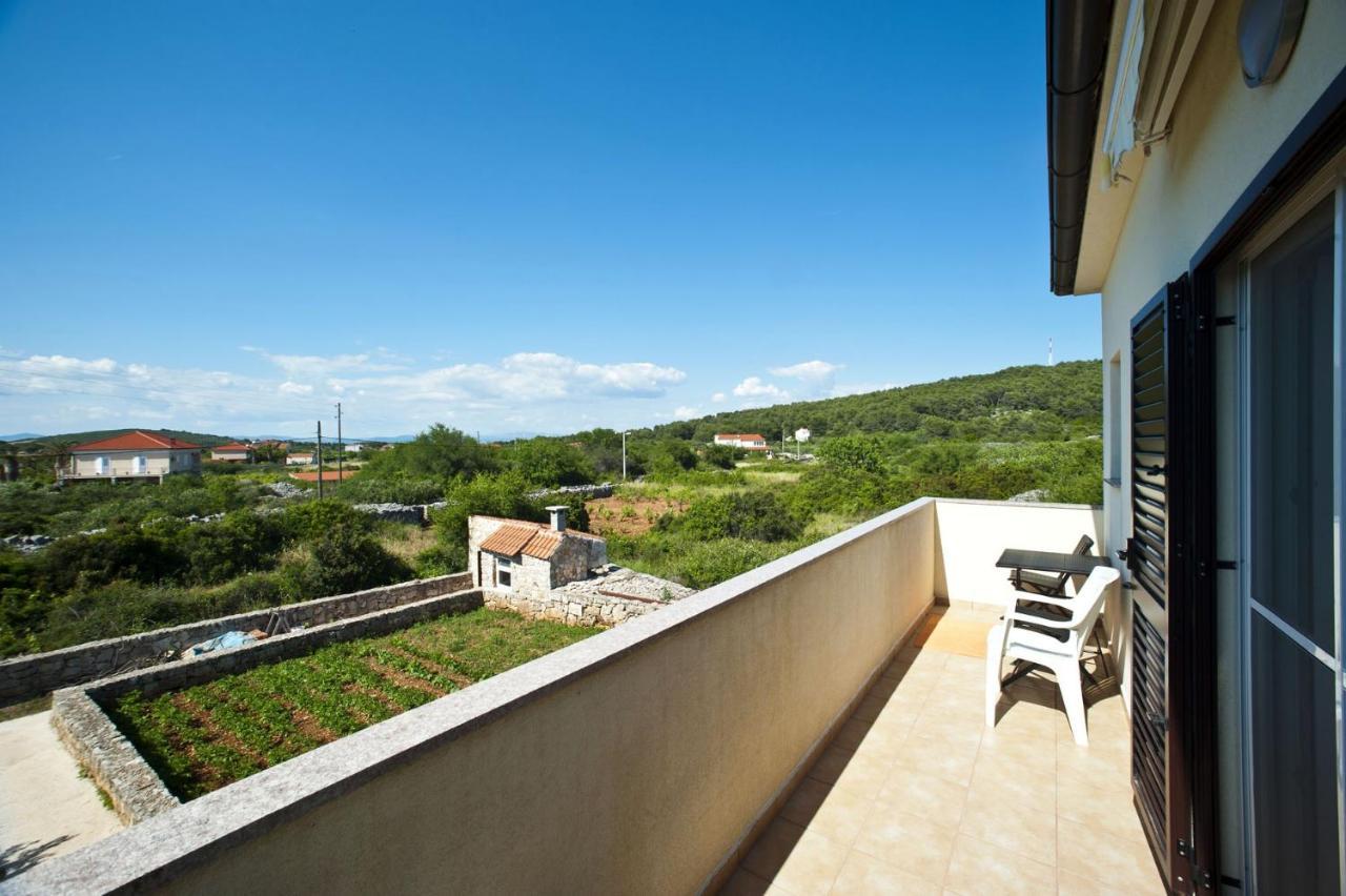 Apartments With A Parking Space Gornje Selo, Solta - 15545 Grohote Екстериор снимка
