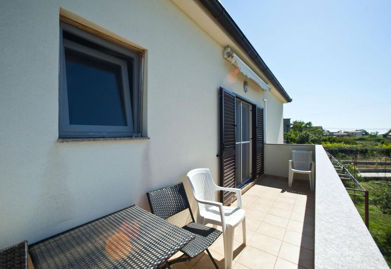Apartments With A Parking Space Gornje Selo, Solta - 15545 Grohote Екстериор снимка