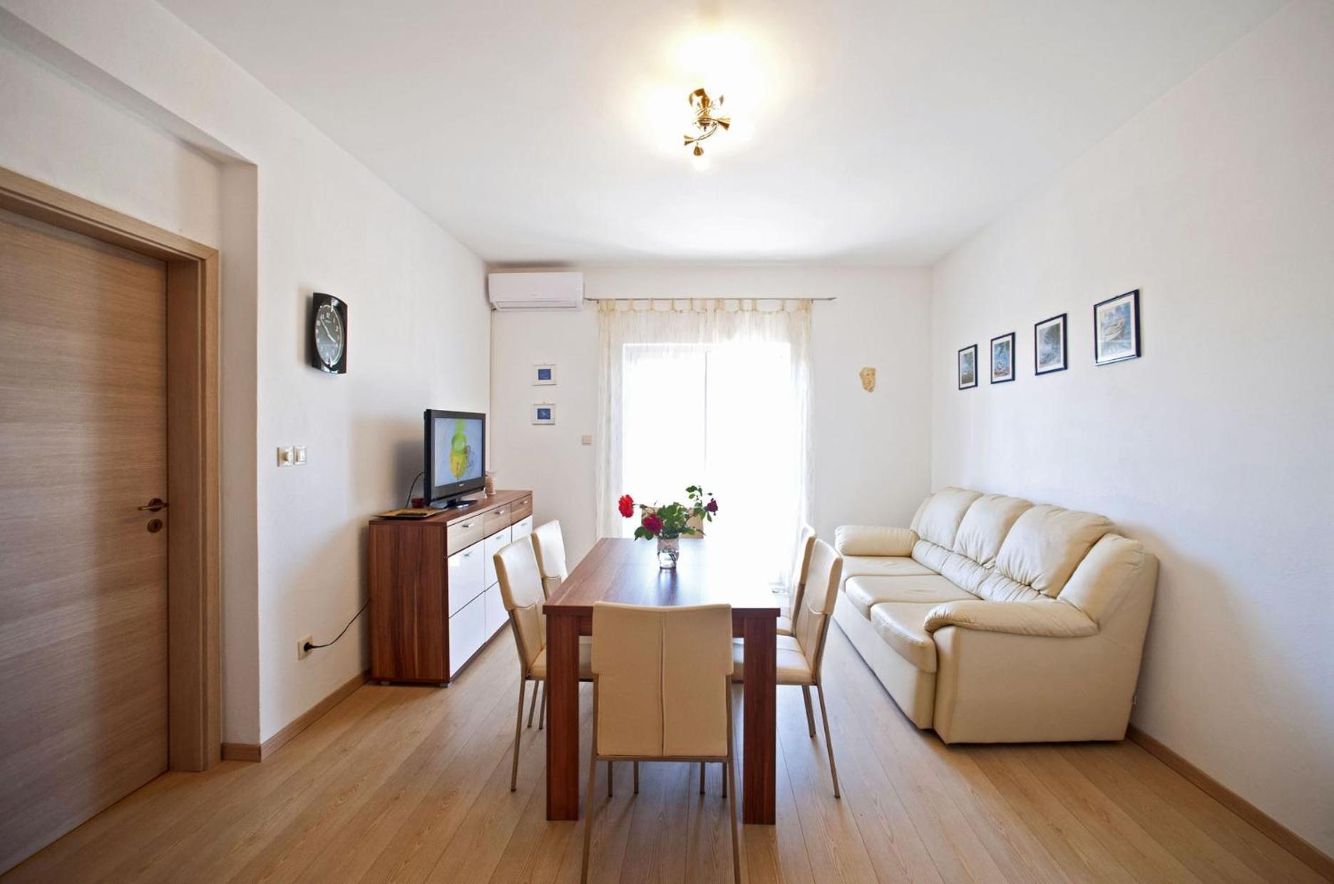 Apartments With A Parking Space Gornje Selo, Solta - 15545 Grohote Стая снимка