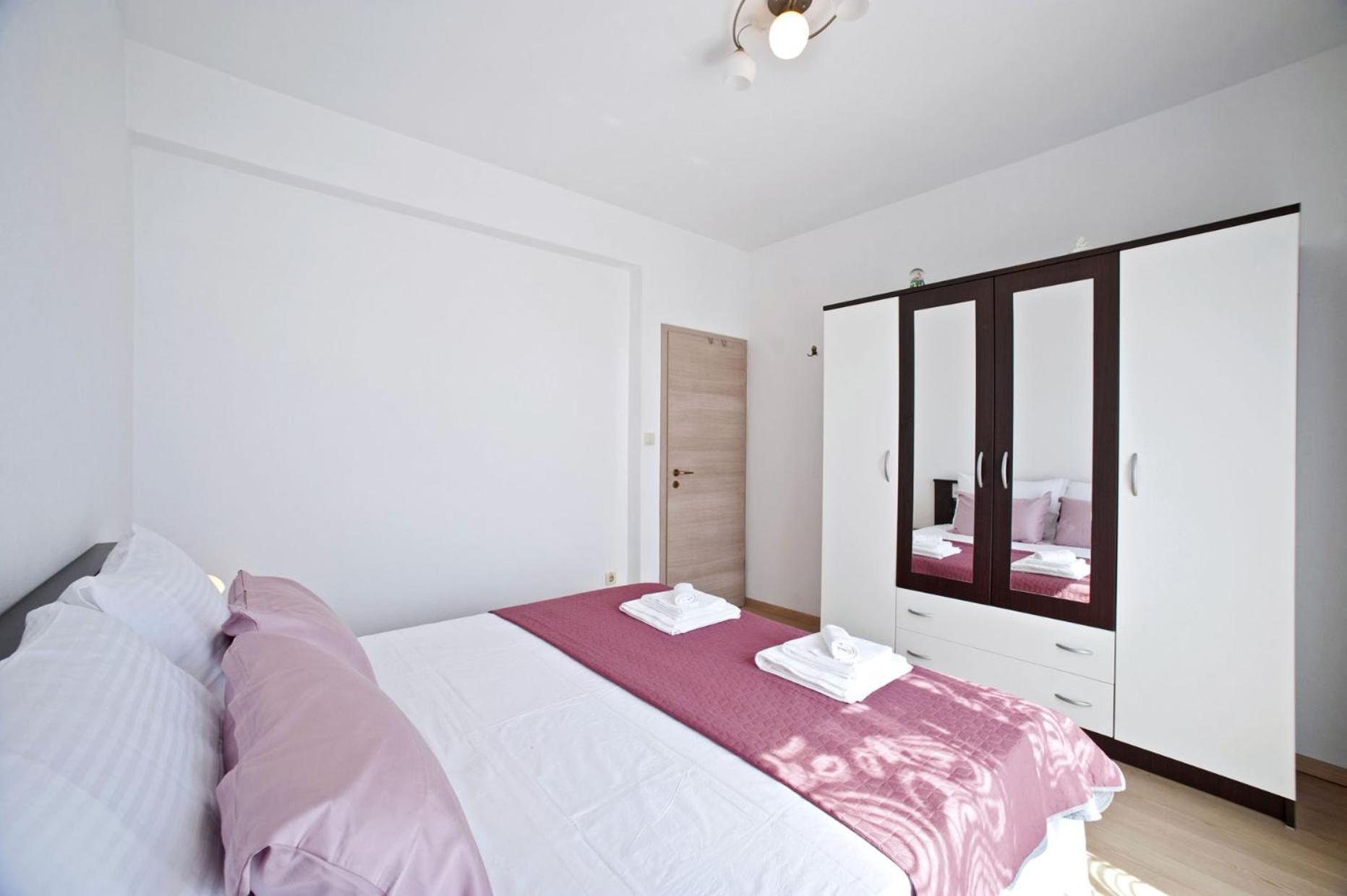 Apartments With A Parking Space Gornje Selo, Solta - 15545 Grohote Стая снимка